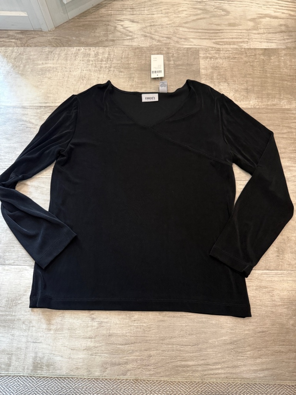 Chico's Black Long-Sleeve V-Neck Pullover Top